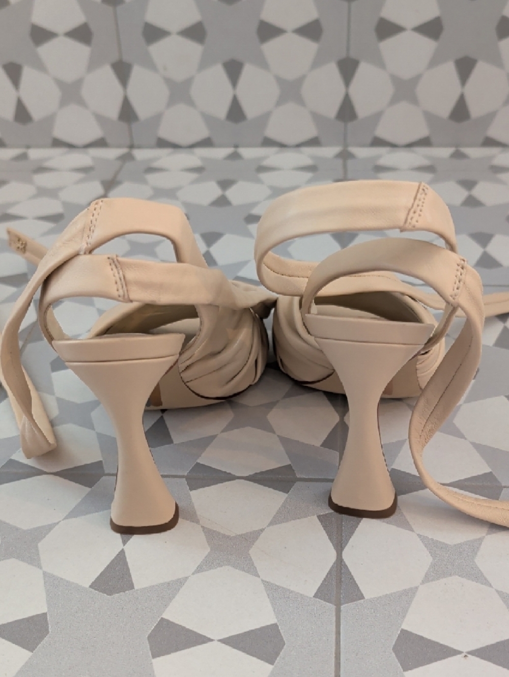 Sam Edelman Women's Knotted Slingback Sandals - Beige Size 6 - Picture 2 of 4
